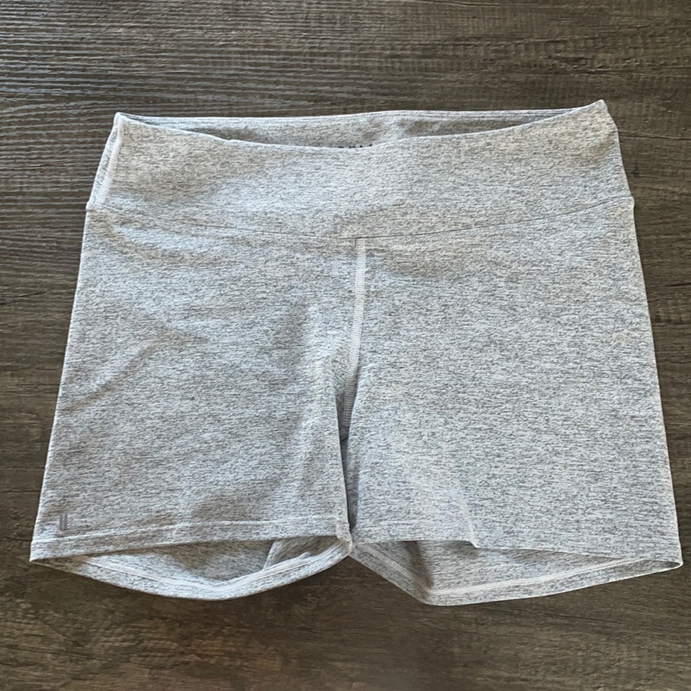 Nobull women’s 4” shorts, size medium
